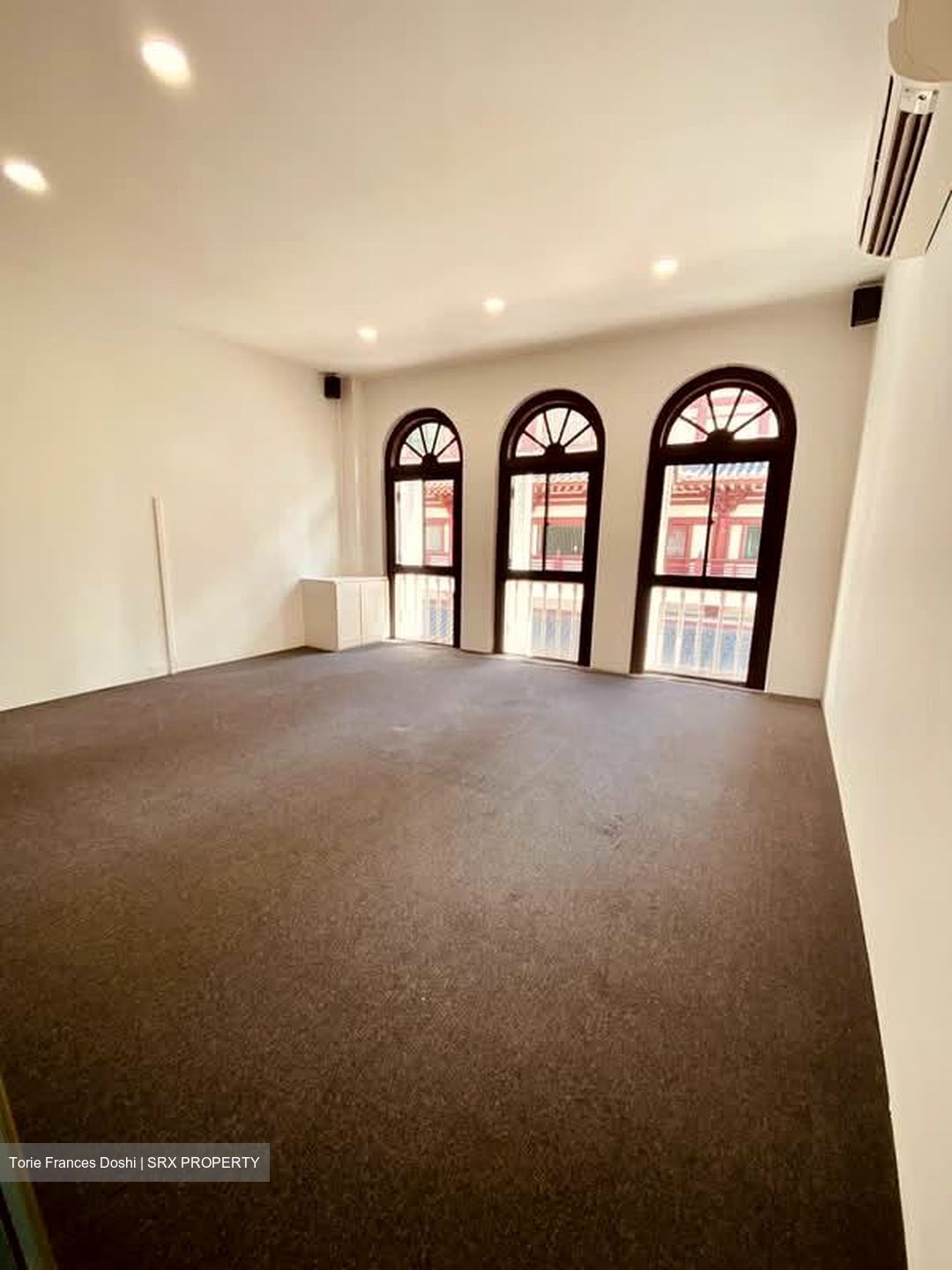 Sago Street (D1), Retail #575676511